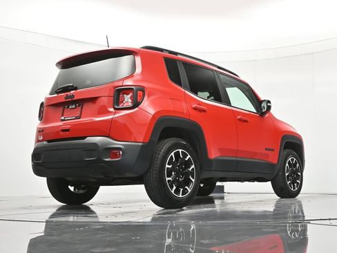 Used 2023 Jeep Renegade Latitude AWD/4WD image 40