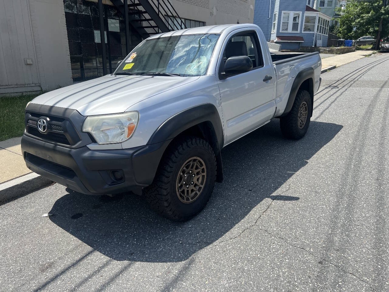 Used 2012 Toyota Tacoma 4x4 Regular Cab image 2