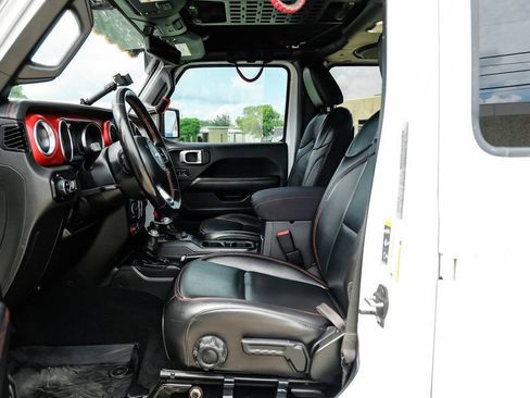 Used 2020 Jeep Gladiator Rubicon AWD/4WD image 38