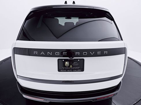 Used 2025 Land Rover Range Rover SE AWD/4WD image 21