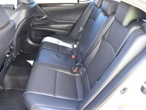 Used 2019 Lexus ES 300h w/ Premium Package FWD image 27