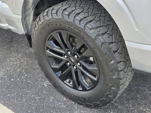 Used 2024 Ford F150 Lariat AWD/4WD image 9
