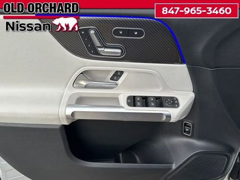 Used 2022 Mercedes-Benz GLB 250 4MATIC image 9