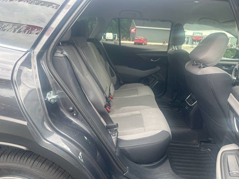 Used 2023 Subaru Outback Premium image 27