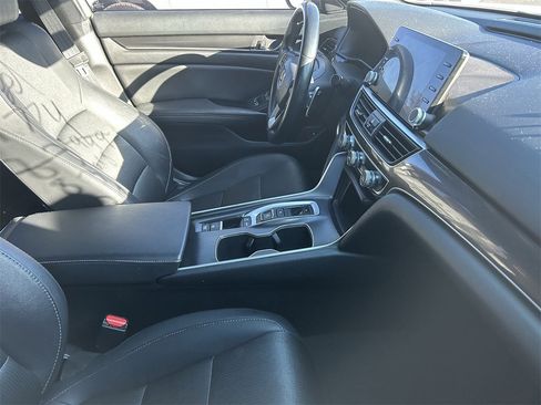 Used 2020 Honda Accord Sport image 6