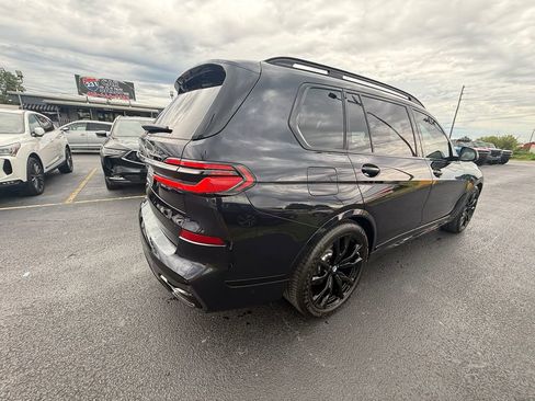 Used 2026 BMW X7 xDrive40i w/ M Sport Package AWD/4WD image 3