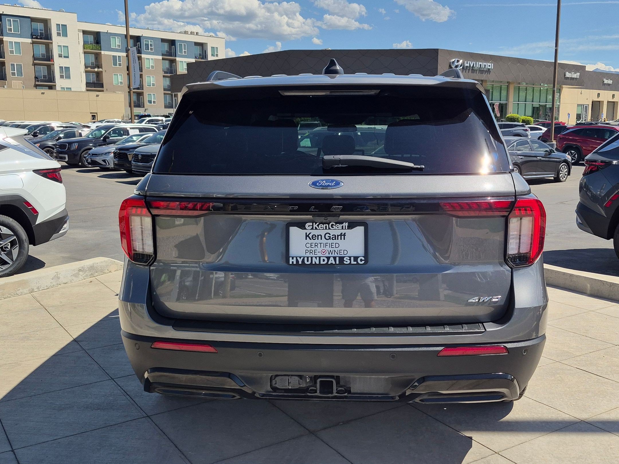 Used 2025 Ford Explorer ST-Line w/ ST-Line Street Pack AWD/4WD image 5