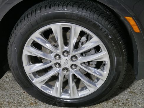 Used 2018 Cadillac XT5 Platinum w/ Driver Assist Package AWD/4WD image 15