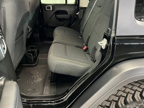 Used 2024 Jeep Wrangler Willys image 21