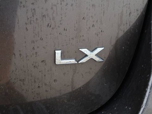Used 2015 Kia Sedona LX w/ LX Convenience Package FWD image 36
