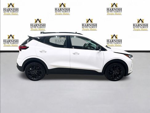 Used 2027 Chevrolet Bolt RS FWD image 4