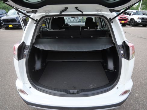 Certified 2018 Toyota RAV4 XLE AWD/4WD image 18