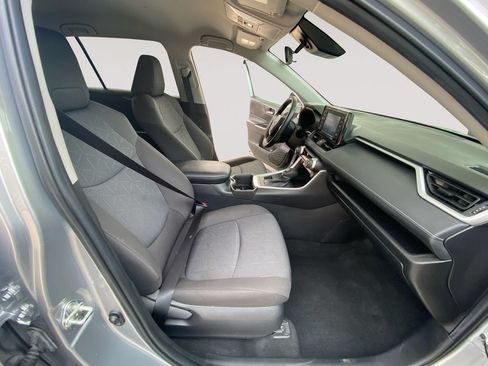 Used 2022 Toyota RAV4 XLE AWD/4WD image 15