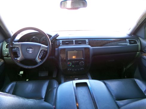 Used 2013 GMC Yukon XL Denali image 9