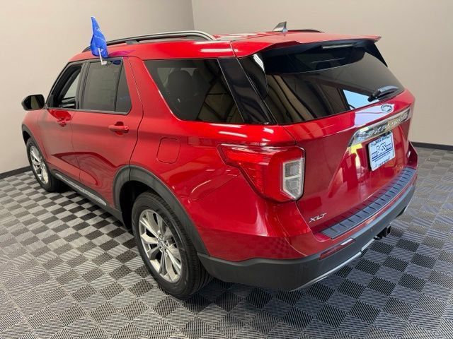 Used 2023 Ford Explorer XLT w/ Equipment Group 202A AWD/4WD image 9