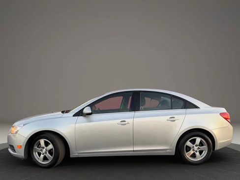 Used 2012 Chevrolet Cruze LT image 2