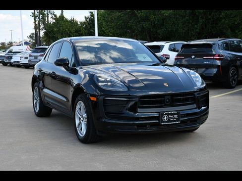 Used 2024 Porsche Macan AWD/4WD image 1