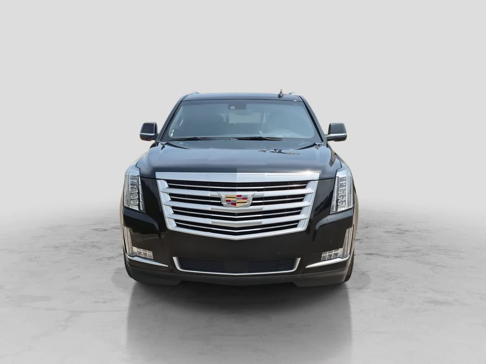Used 2018 Cadillac Escalade Platinum AWD/4WD image 3