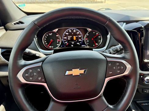Used 2023 Chevrolet Traverse Premier image 24
