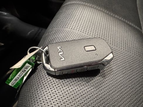 Certified 2022 Kia Telluride SX w/ Nightfall Edition Package image 12