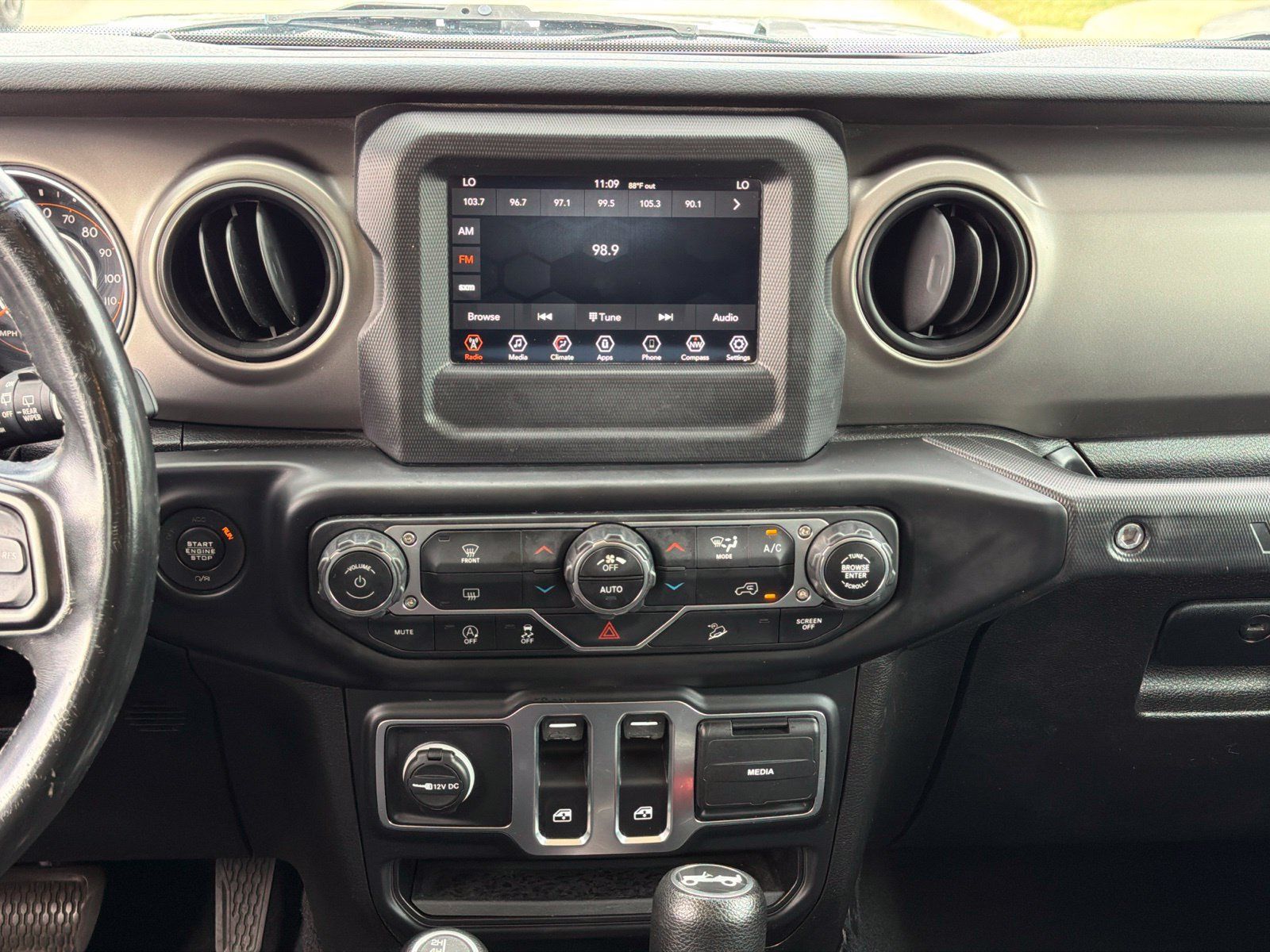 Used 2020 Jeep Wrangler Sport AWD/4WD image 20