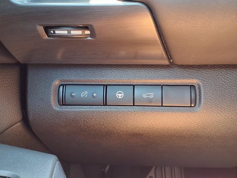 Used 2024 Nissan Pathfinder Rock Creek AWD/4WD image 9