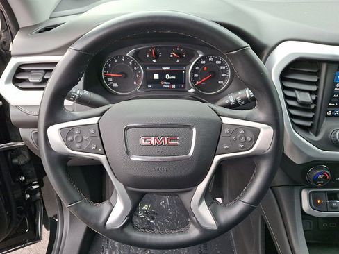 Certified 2023 GMC Acadia SLT w/ Preferred Package image 11