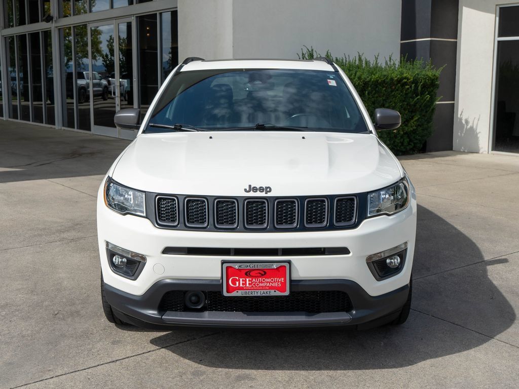 Used 2021 Jeep Compass Latitude w/ Sun and Sound Group AWD/4WD image 2