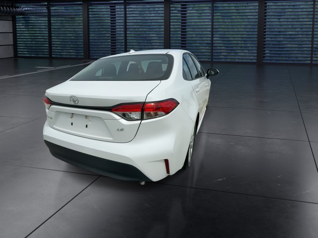 Used 2023 Toyota Corolla LE w/ LE Premium Package FWD image 8