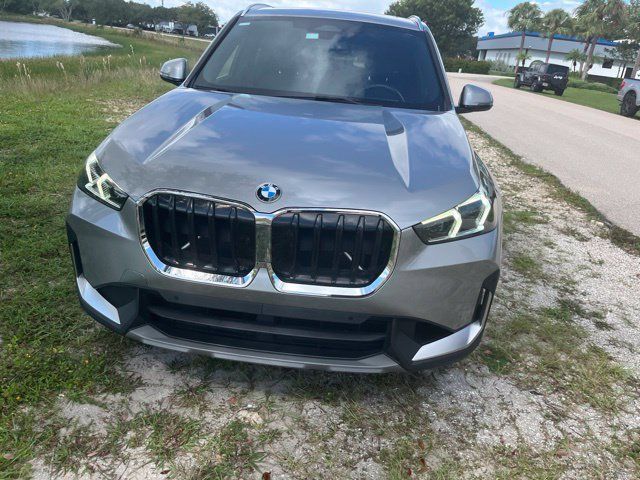 Used 2023 BMW X1 xDrive28i AWD/4WD image 2