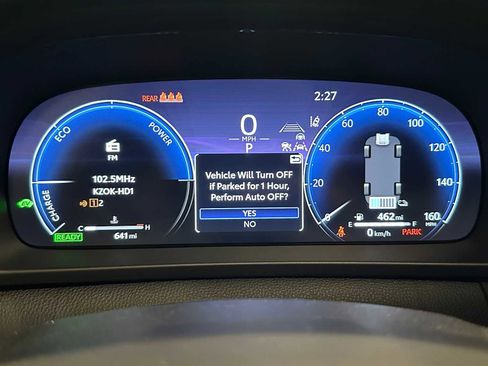 Used 2025 Toyota Crown Signia Limited w/ Tow-Hitch Package (TMS) image 12