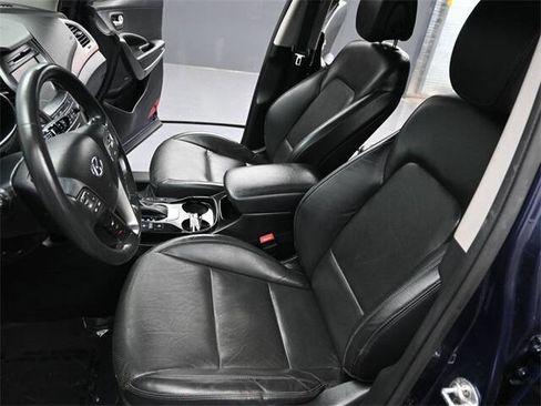 Used 2018 Hyundai Santa Fe Limited image 7