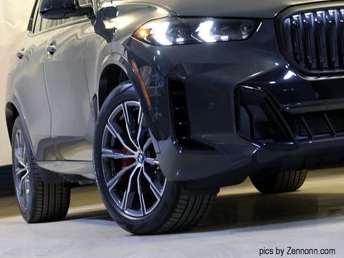 New 2026 BMW X5 xDrive40i w/ M Sport Package AWD/4WD image 4