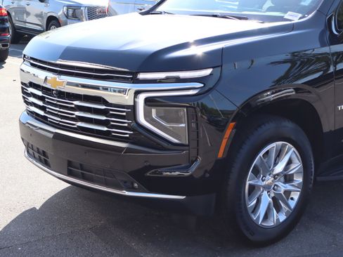 Used 2025 Chevrolet Tahoe Premier AWD/4WD image 6