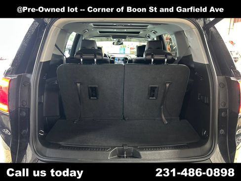 Used 2019 GMC Acadia SLT w/ Black Edition AWD/4WD image 18