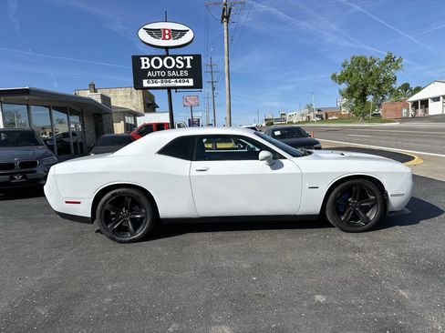 Used 2017 Dodge Challenger R/T image 8