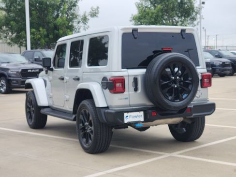 Used 2023 Jeep Wrangler Unlimited Sahara AWD/4WD image 5