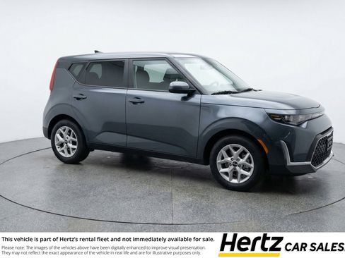 Used 2025 Kia Soul LX w/ LX Technology Package FWD image 1