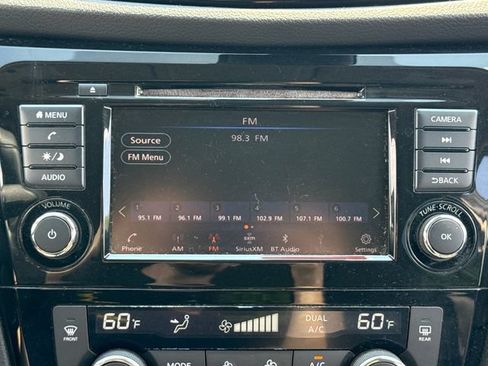 Used 2019 Nissan Rogue SV AWD/4WD image 28