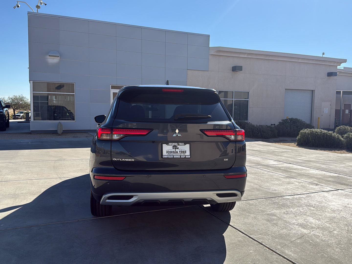 Used 2024 Mitsubishi Outlander FWD image 9