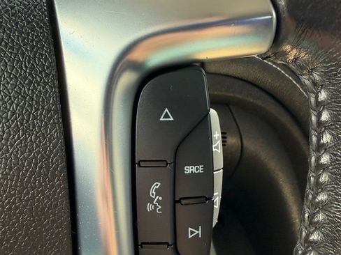 Used 2016 Chevrolet Traverse LT w/ Style and Technology Package FWD image 25
