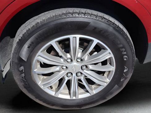 Used 2019 Cadillac XT5 Luxury image 10