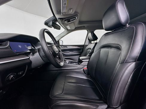 Used 2022 Jeep Grand Cherokee L Limited image 13