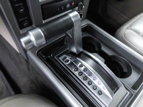 Used 2003 HUMMER H2 Lux Series w/ Preferred Equipment Group image 16