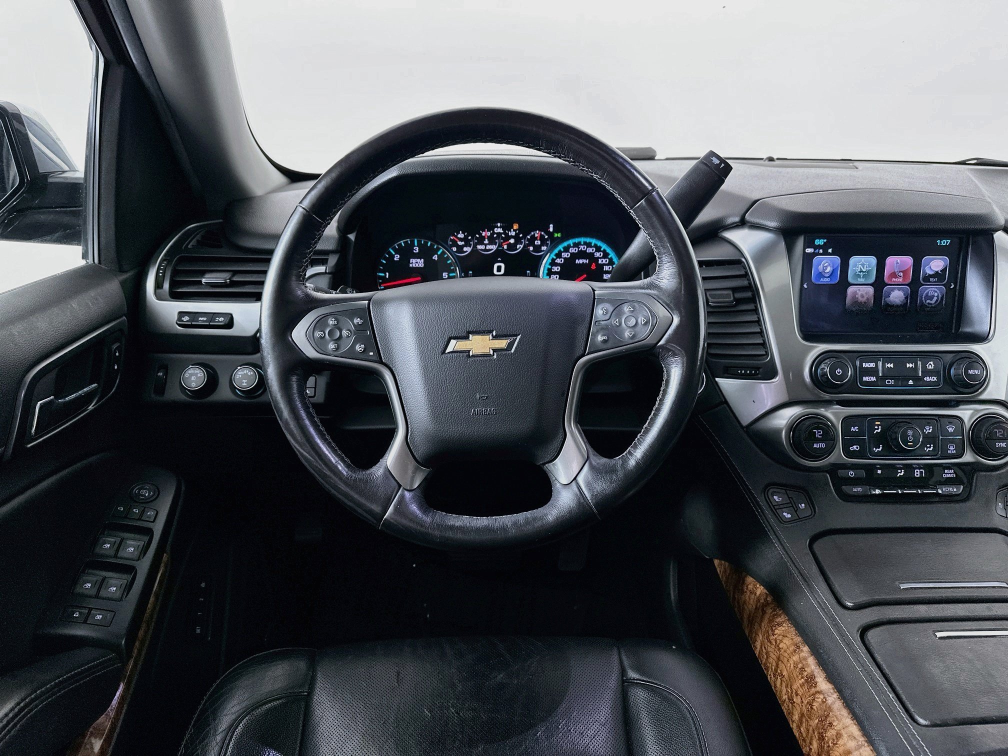 Used 2018 Chevrolet Tahoe Premier AWD/4WD image 23