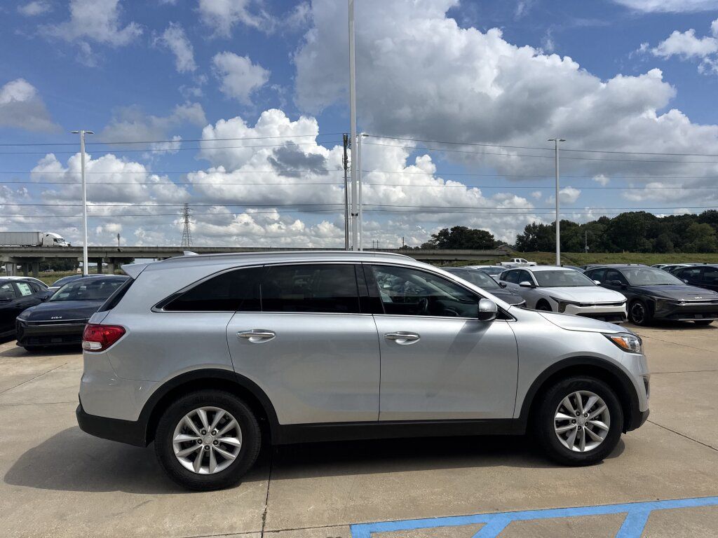Used 2018 Kia Sorento FWD image 13