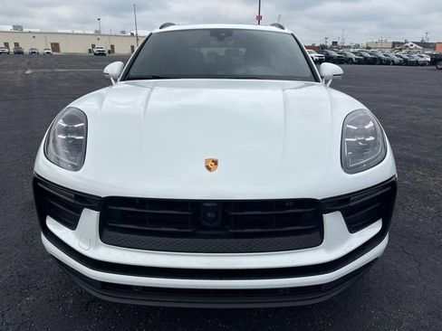Used 2023 Porsche Macan AWD/4WD image 2