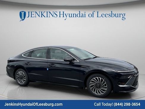 New 2026 Hyundai Sonata Limited FWD image 2