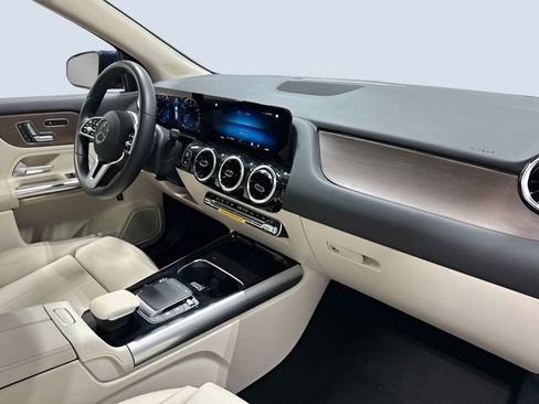 Used 2022 Mercedes-Benz GLA 250 4MATIC image 11