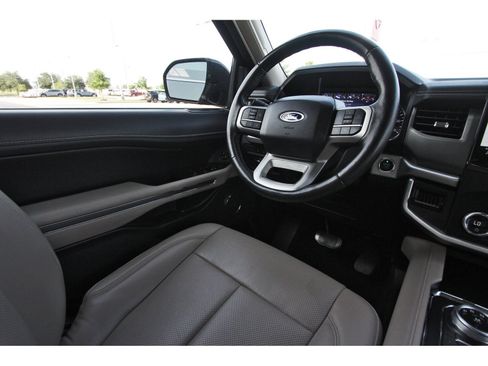 Used 2023 Ford Expedition Max XLT AWD/4WD image 11